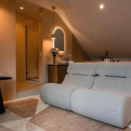 Apartment The Downtown Terrace - Fabulous Views, Romantic Penthouse, 6th-floor No Lift *