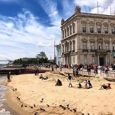 The Downtown Terrace - Fabulous Views, Romantic Penthouse, 6th-floor No Lift Апартаменты *