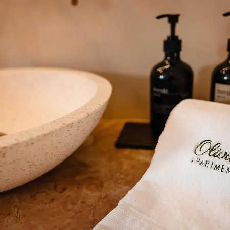 The Downtown Terrace - Fabulous Views, Romantic Penthouse, 6th-floor No Lift *