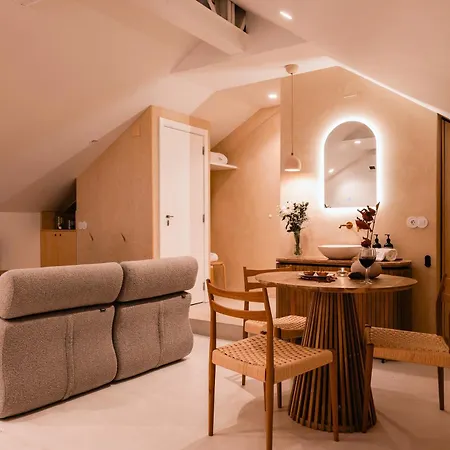 아파트 The Downtown Terrace - Fabulous Views, Romantic Penthouse, 6th-floor No Lift *