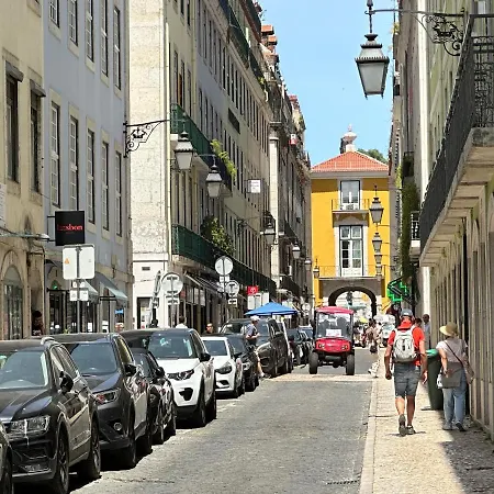 The Downtown Terrace - Fabulous Views, Romantic Penthouse, 6th-floor No Lift