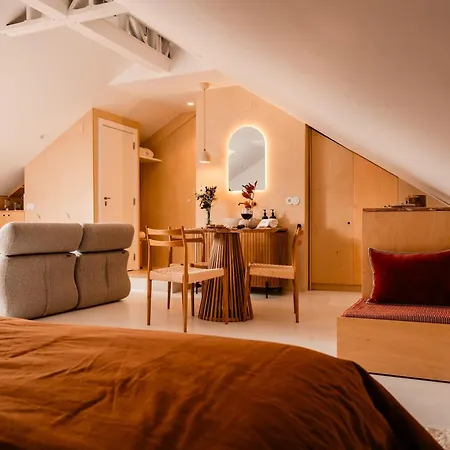 The Downtown Terrace - Fabulous Views, Romantic Penthouse, 6th-floor No Lift