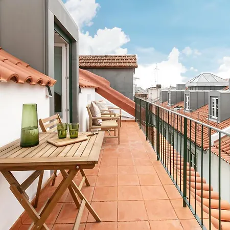 The Downtown Terrace - Fabulous Views, Romantic Penthouse, 6th-floor No Lift